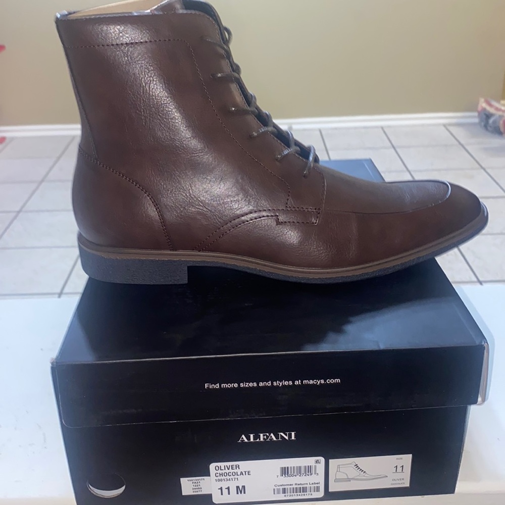 NEW NEW!!!! Men brown boots